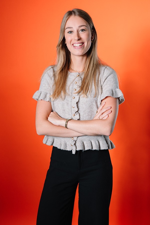 Maud_oranje_600x900.jpg